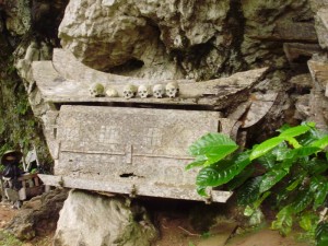 Hanging tomb in Tana Toraja