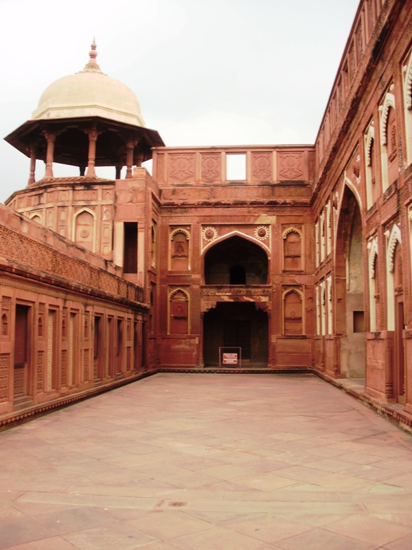 Agra red fort