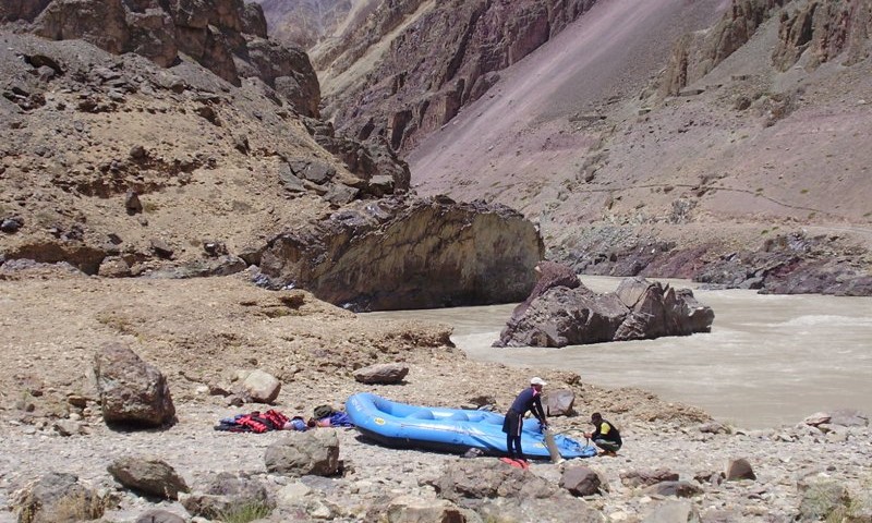 rafting on zanskar river