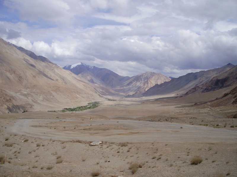 on the way pangong lake