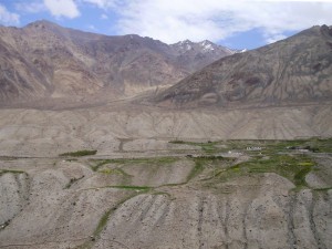 road from leh to nubra velley