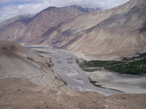 road from leh to nubra velley