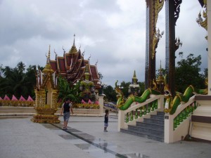 Wat Plai Laem